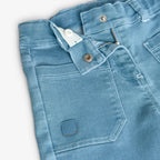 Jeans gamba dritta con tasche applicate blu slavato