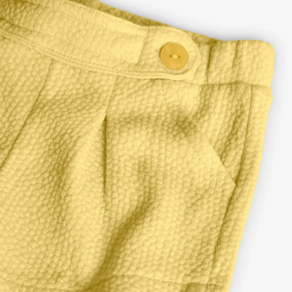 Shorts giallo con bottoni