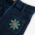 Pantaloni jeans linea dritta fiori applicati