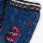 Pantaloni jeans con elastico colorato