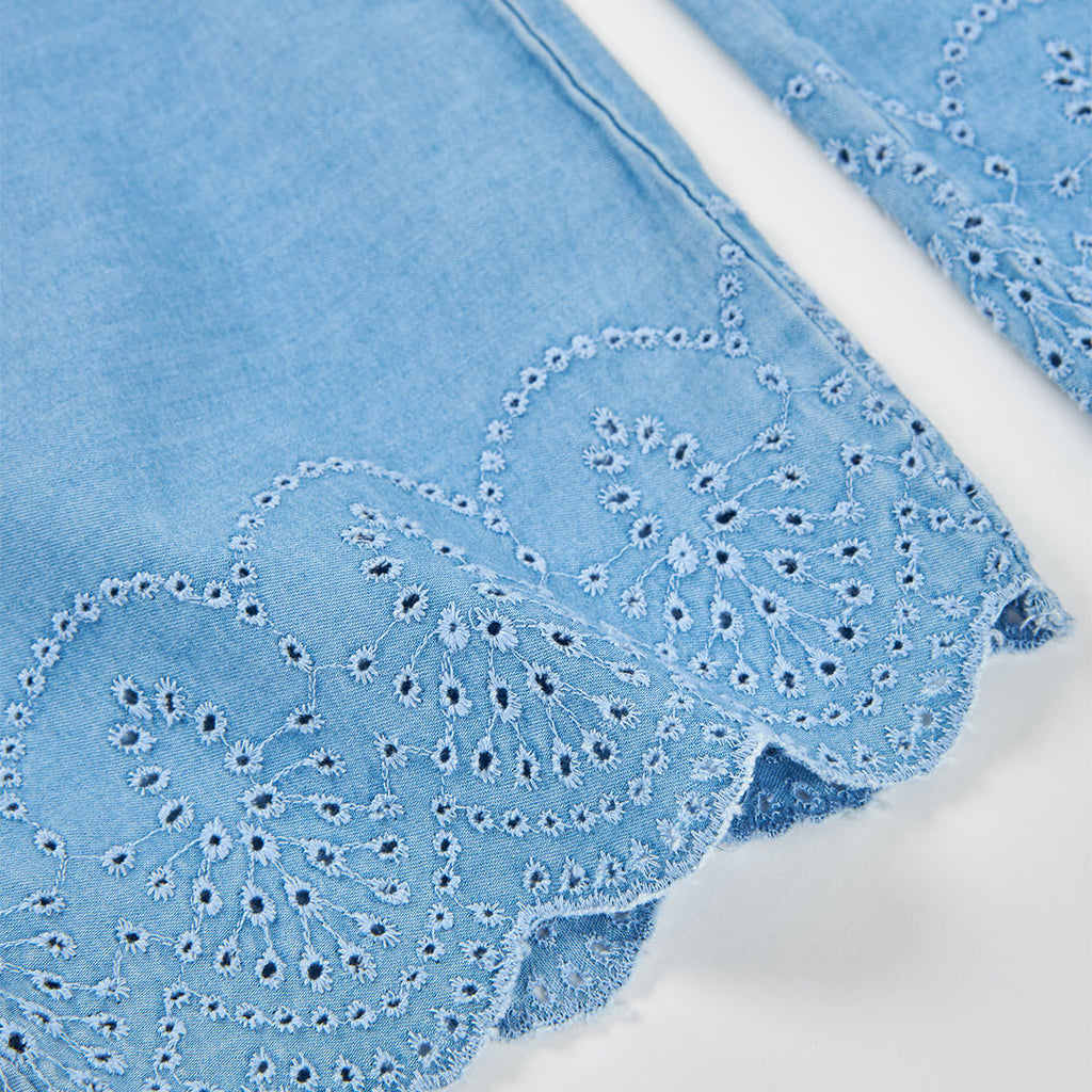Pantaloni jeans gamba dritta con ricamo sul fondo