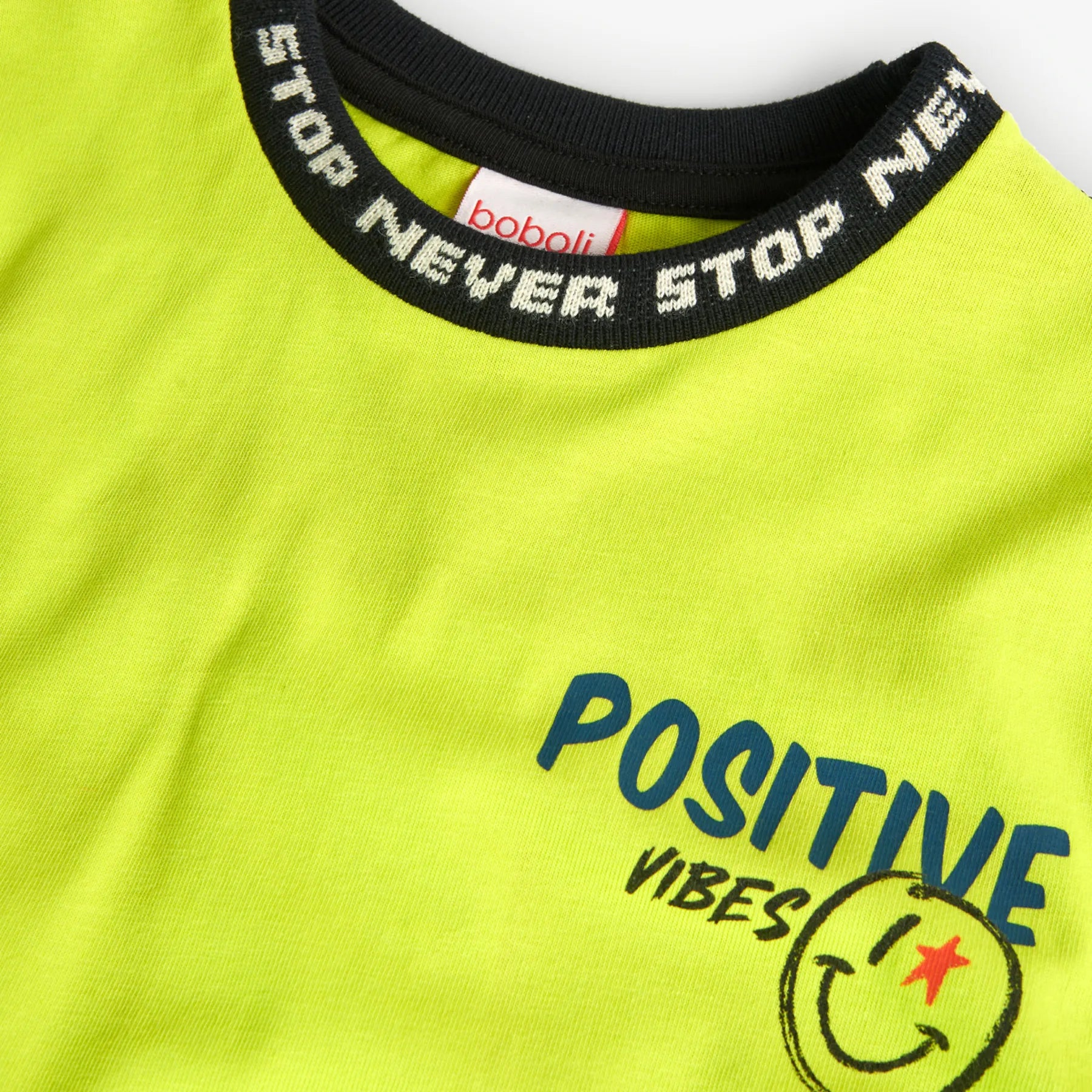 T-shirt manica lunga ragazzo verde fluì colletto nero