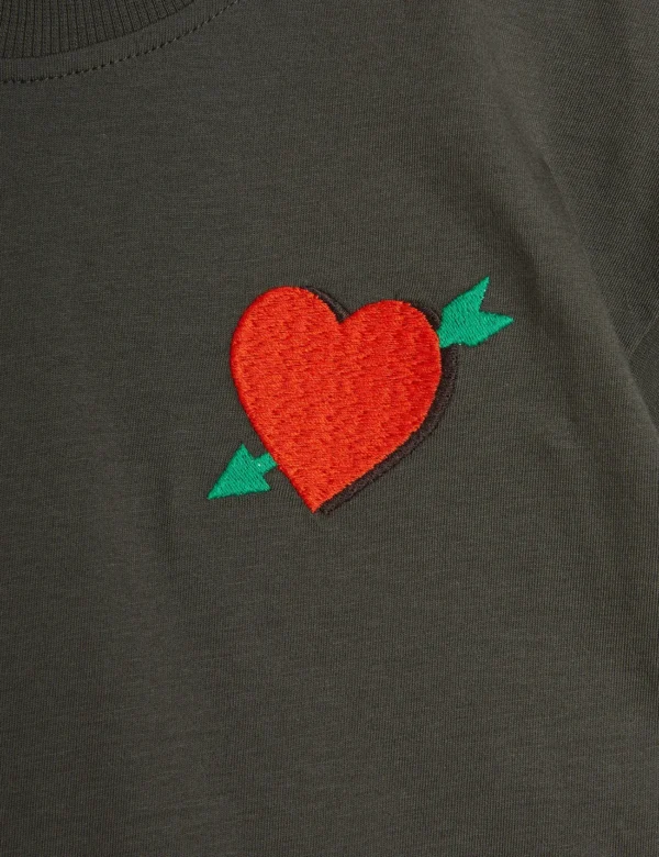 Maglietta con cuore ricamato - immagine 3