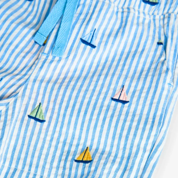 Shorts in cotone mille righe con barca a vela - immagine 4